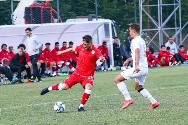 Samsunspor, hazırlık maçında Bursaspor'u 2-1 yendi
