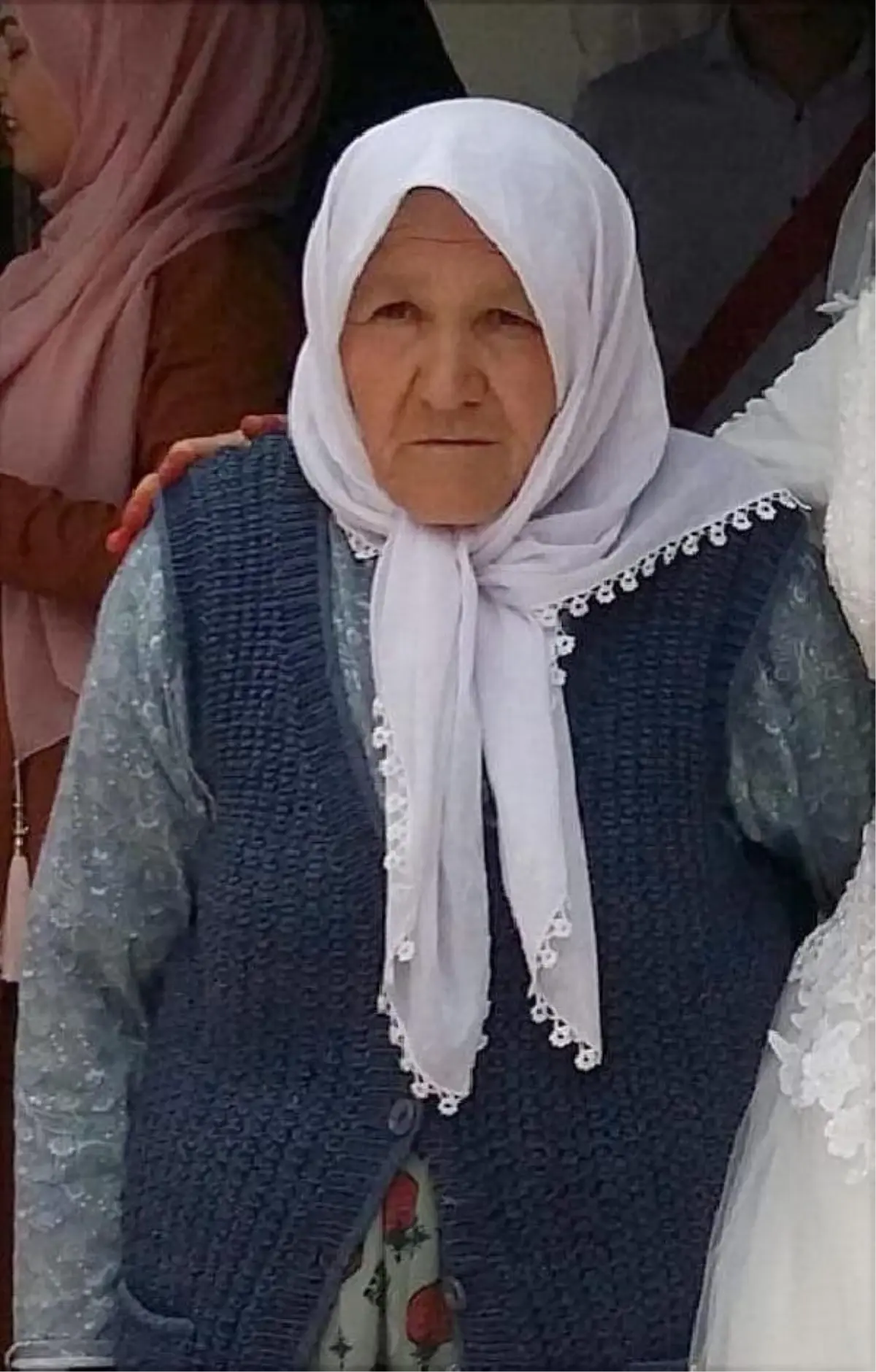 Son dakika haberi: Yol kenarında yürürken otomobilin çarpmasıyla öldü; sürücü gözaltında