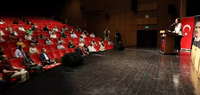 AK Partili Çiğdem Karaaslan partisinin Atakum İlçe Danışma Meclisi Toplantısı na katıldı