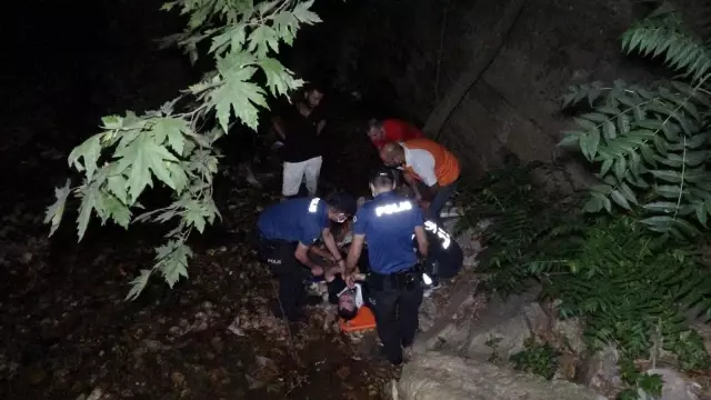 Arkadaşlarıyla alkol alırken 4 metre yükseklikten dereye düştü