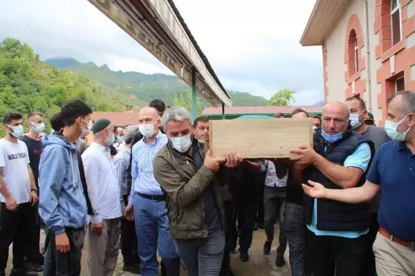 Artvin'de, selde kaybolan kişinin 6 gün sonra cesedine ulaşıldı