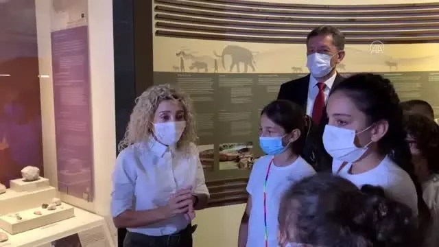 Son dakika... Bakanlar Selçuk ve Ersoy, öğrencilerle Anadolu Medeniyetleri Müzesi'ni gezdi