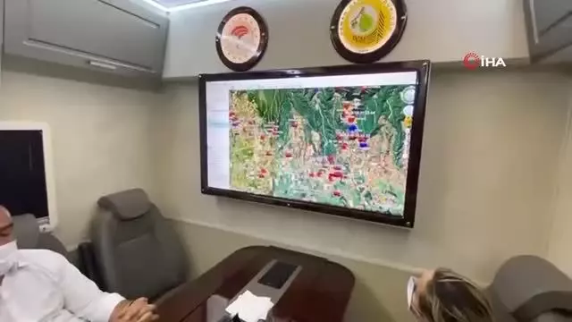 Bakanlar, Yangın Yönetim Merkezi'nde durum değerlendirmesi yaptı