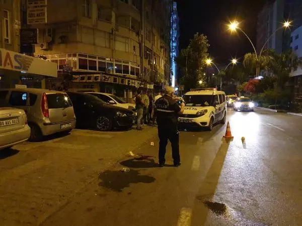 Barda çıkan silahlı kavga sokağa döküldü: 3 yaralı