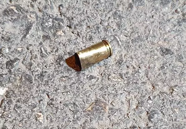 Barda çıkan silahlı kavga sokağa döküldü: 3 yaralı