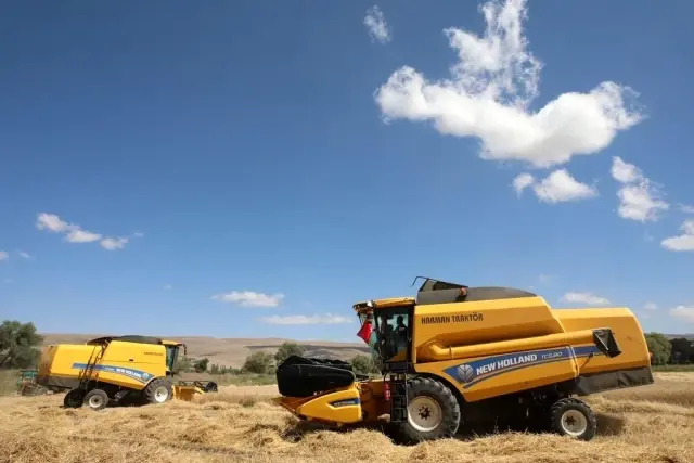 Çolakbayrakdar, Kızık'ta çiftçilerin buğday hasadına katıldı