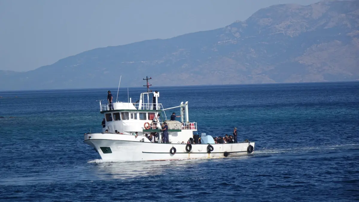 Çanakkale açıklarında düzenlenen operasyonda 231 yabancı uyruklu yakalandı