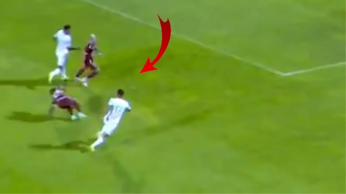 Cengiz Ünder adeta rakibinin belini kırdı! Harika çalımıyla izleyenleri mest etti
