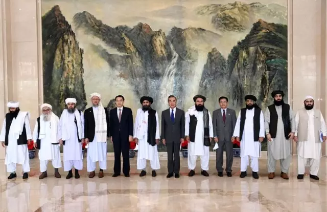 Çin'den Taliban'a barış görüşmelerini sürdürme çağrısı