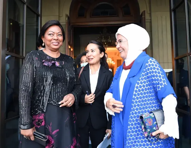 Emine Erdoğan, Türkiye'ye resmi ziyarette bulunan Angola Cumhurbaşkanının eşini misafir etti Açıklaması