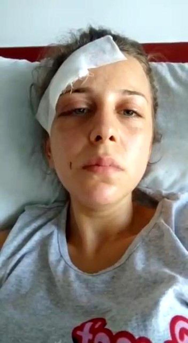 eski esinden saatler boyunca gordugu iskencey 2 14292577 o