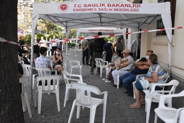eskisehir de mobil asi stantlarinda kuyruk 7 14292581 o