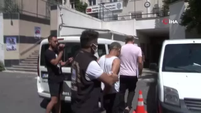 Eyüpsultan'da kuzenlerini öldüren zanlı adliyeye sevk edildi