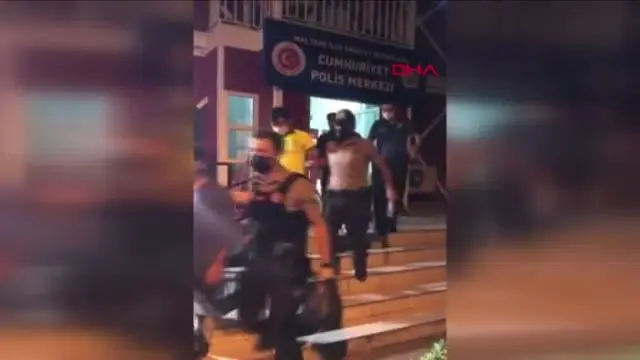 İSTANBUL'DA 415 GÖÇMEN YAKALANDI