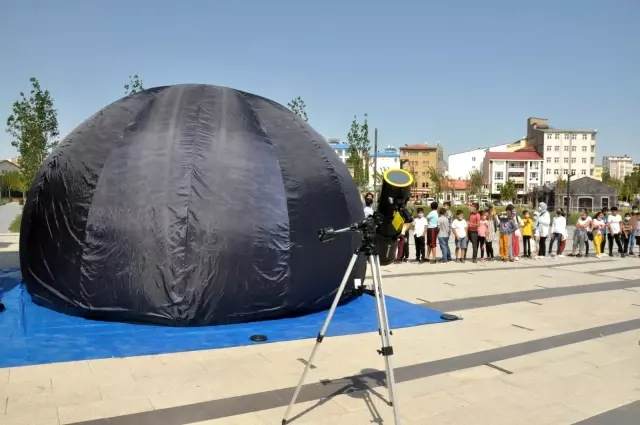 Karslı minikler uzayı keşfetti