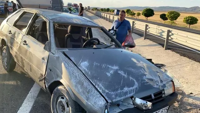 Kontrolden çıkan otomobil takla attı: 1'i ağır, 2 yaralı
