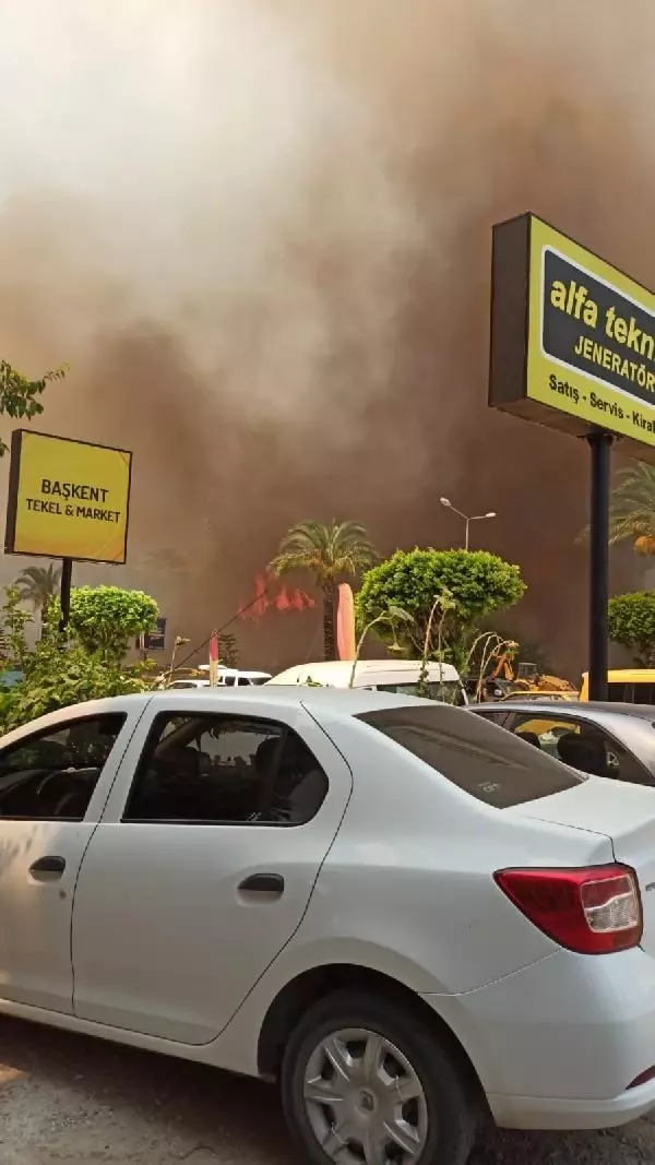 Son dakika: Manavgat'ta 4 noktada orman yangını (2) - Yeniden