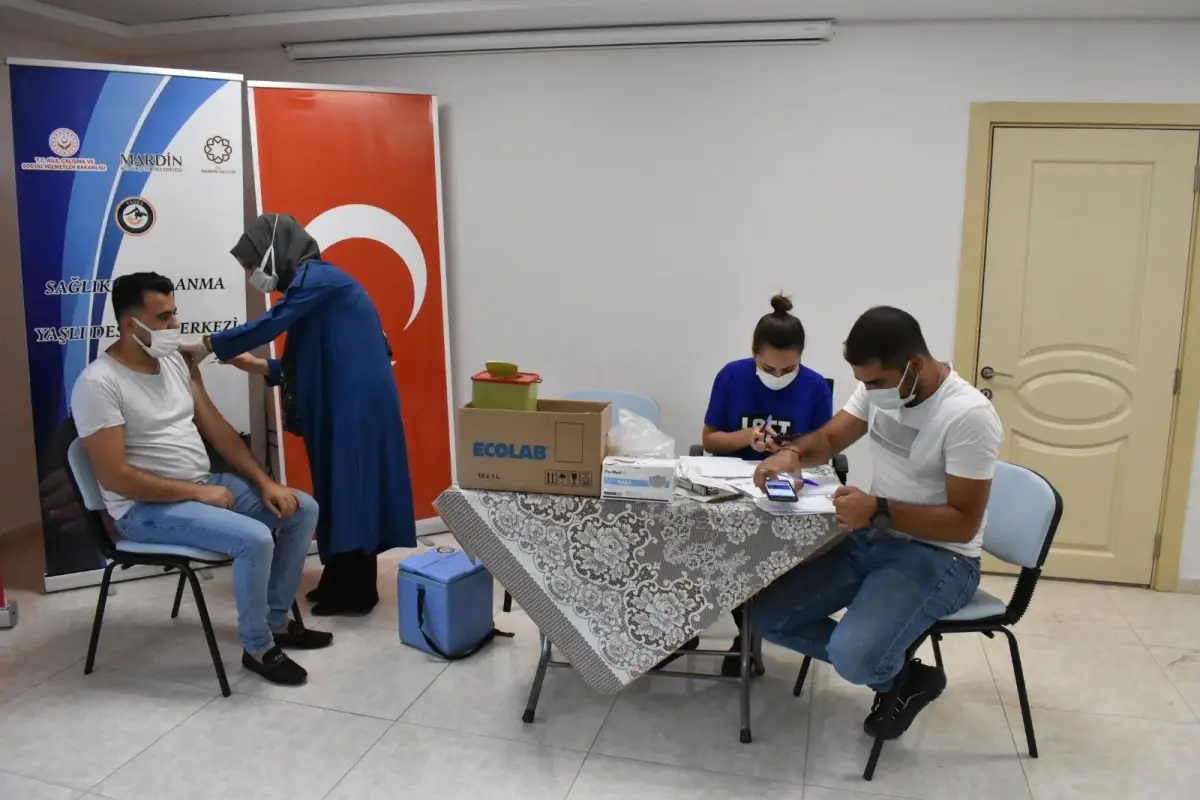 Mardin Büyükşehir Belediye çalışanları aşı oldu.