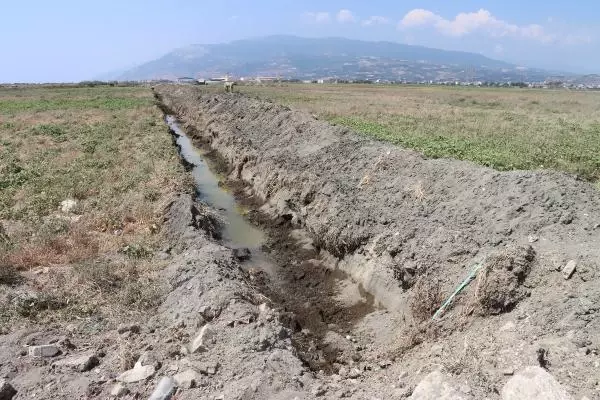 MİLLEYHA KUŞ CENNETİ KENARINA KAZILAN HENDEK KAPATILDI