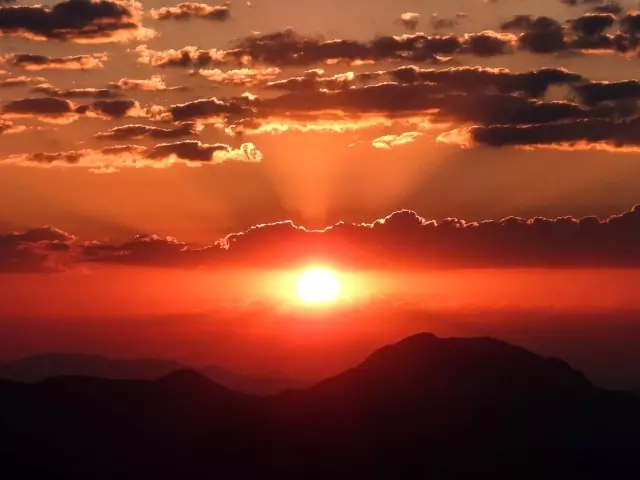 Nemrut Dağı Samanyolu ile birlikte görüntülendi