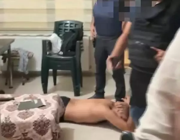 BAŞINDAN VURULARAK ÖLDÜRÜLDÜ; SİLAH TUVALETİN HAVALANDIRMA BOŞLUĞUNDAN ÇIKTI