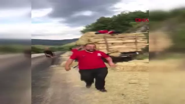 SAMAN BALYALARI DÖKÜLEN ÇİFTÇİYE UMKE YARDIMI