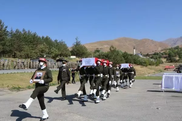 Son dakika haberleri! ŞEHİT TEĞMEN VE UZMAN ÇAVUŞ, MEMLEKETLERİNE UĞURLANDI