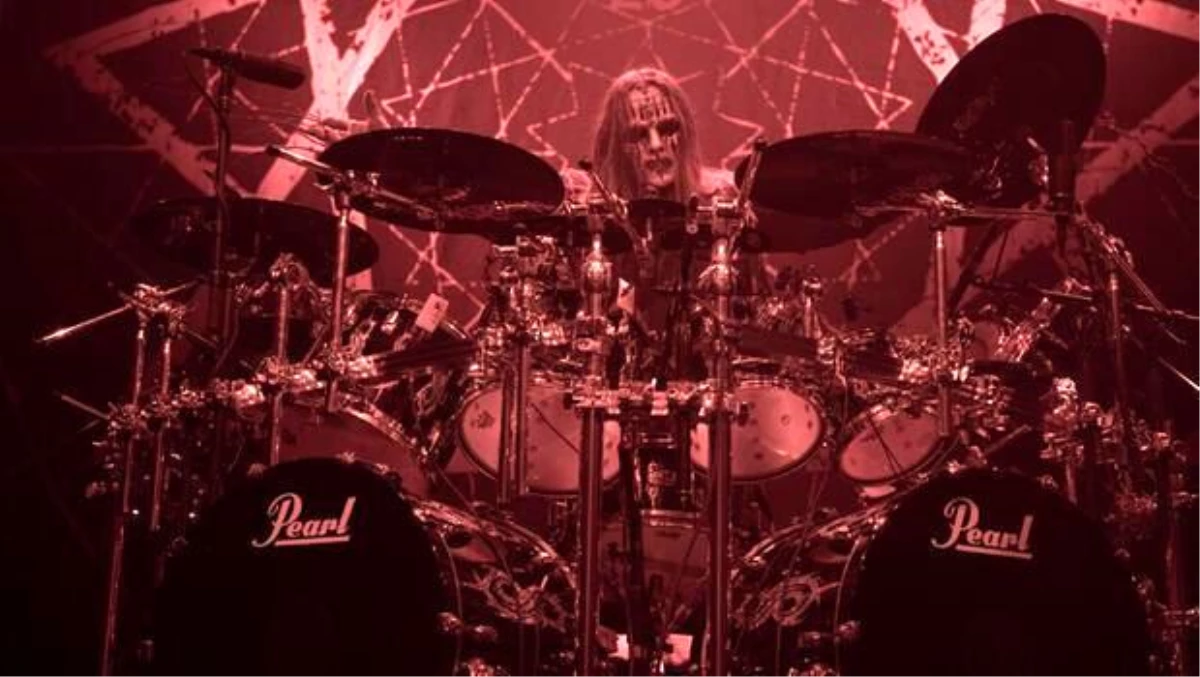 Slipknot'un eski bateristi Joey Jordison yaşamını yitirdi ...