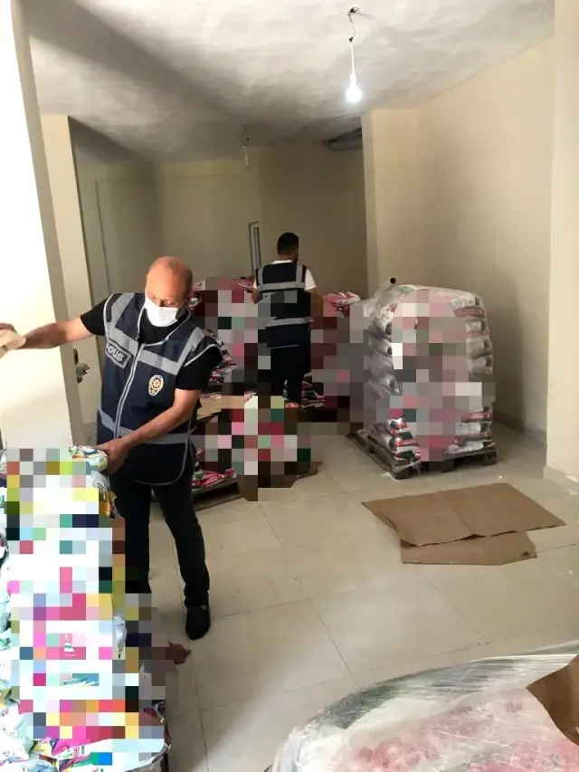 Taklitçilere polis baskını