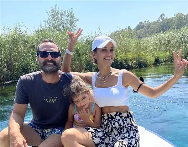 Timur Acar ve ailesinin Ege kaçamağı