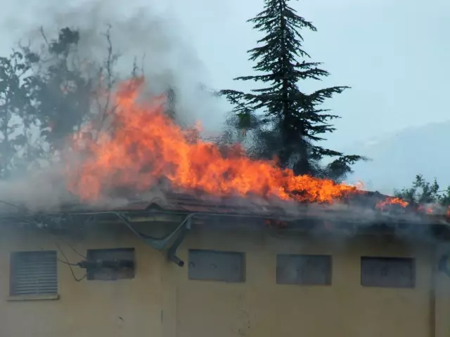 Son dakika haber: Tokat'ta elektrik trafosunda çıkan yangın kamerada