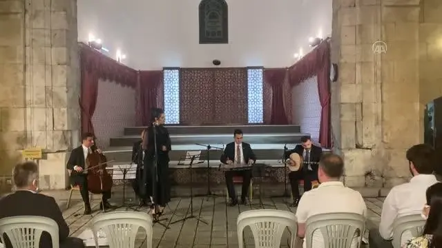 Yaprak Sayar ile İpek Yolunda Meşk konseri düzenlendi