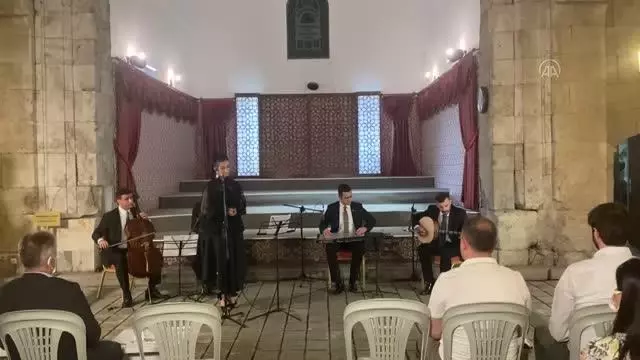 Yaprak Sayar ile İpek Yolunda Meşk konseri düzenlendi