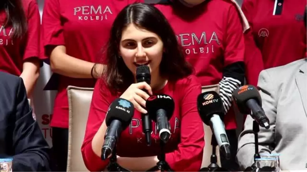 YKS'de AYT eşit ağırlık birincisi Melike, başarısını değerlendirdi