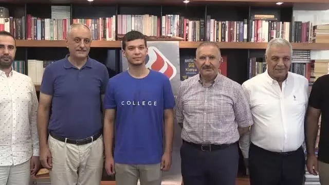 YKS'de AYT sözel birincisi olan öğrenci Hasan Mert, başarıya nasıl ulaştığını anlattı