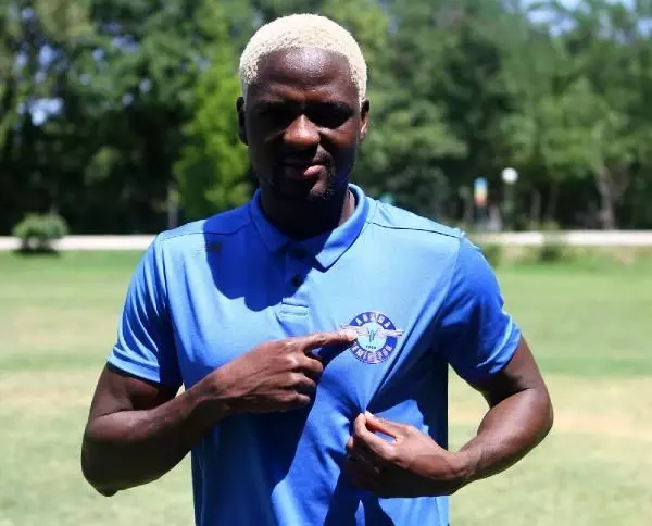 SPOR Adana Demirsporlu Akintola: Tarihi olan bir kulübe geldiğimin farkındayım