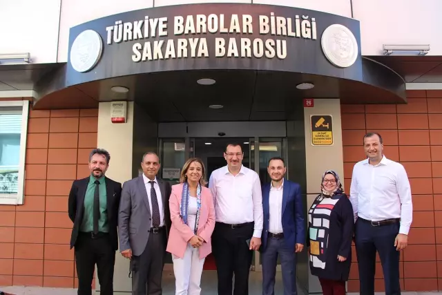 AK Parti Genel Başkan Yardımcısı Yavuz'dan Sakarya Barosu'na ziyaret