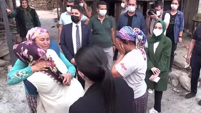 Aladağ'da çıkan orman yangınına müdahale ediliyor (4)