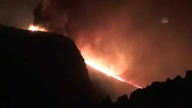 Aydıncık'ta 2 gün önce çıkan yangına müdahale ediliyor