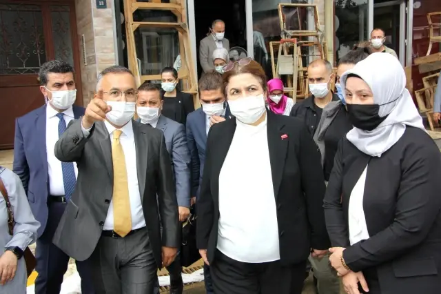 Son dakika haber: Bakan Yanık: Tespitleri beklemeden Rize'ye 1 milyon lira, 5 milyon lira da Arhavi için nakit transferlerimizi hemen gerçekleştirdik