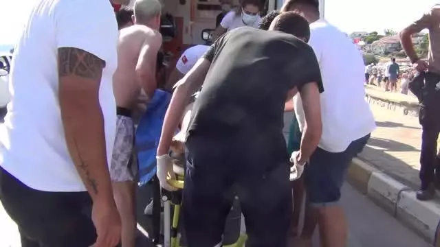 BALIKESİR - Ayvalık'ta boğulma tehlikesi geçiren kişi kurtarıldı