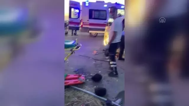 Bariyere çarpan otomobil takla attı: 3 yaralı