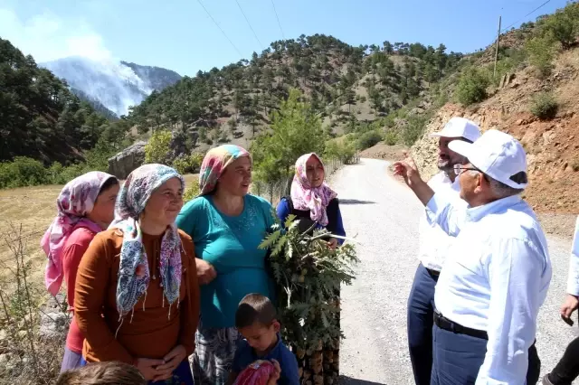 Son dakika haberleri! Kayseri Büyükşehir Belediye Başkanı Büyükkılıç, Aladağlar Milli Parkı'ndaki yangın bölgesinde incelemelerde bulundu