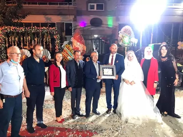 Başkan Tekin her davete yetişmeye çalışıyor