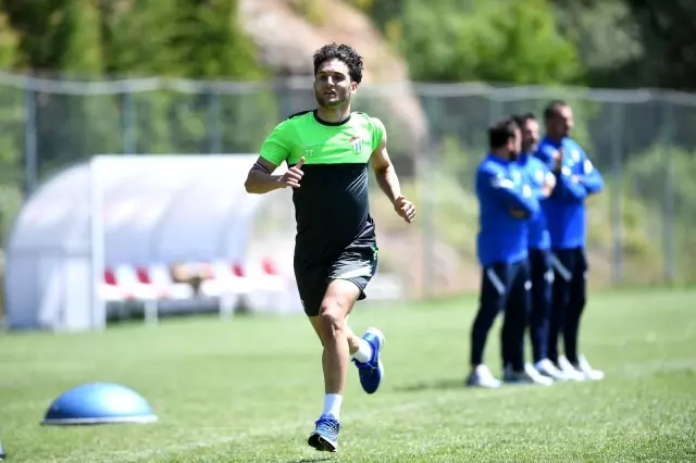 Bursasporlu futbolcular sabah antrenmanında oldukça zorlandı