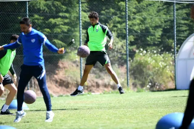 Bursasporlu futbolcular sabah antrenmanında oldukça zorlandı