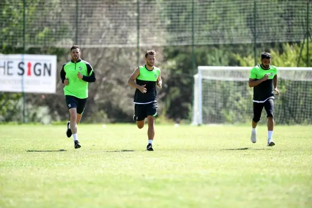 Bursasporlu futbolcular sabah antrenmanında oldukça zorlandı