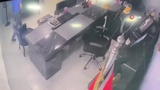 Güzellik merkezinin ofisine kadar girdi, çekmecedeki cüzdanı böyle çaldı