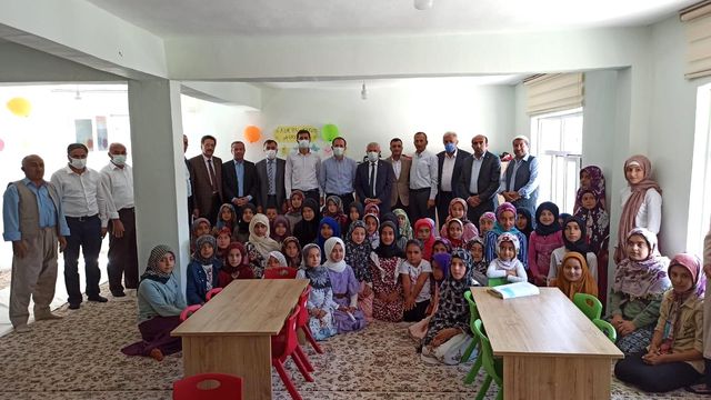 hakkari ak parti heyeti kur an kursu acilisin 2 14296548 o