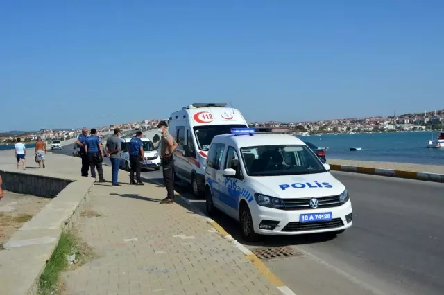 Halk plajında boğulmak üzere olan öğretmen son anda kurtarıldı